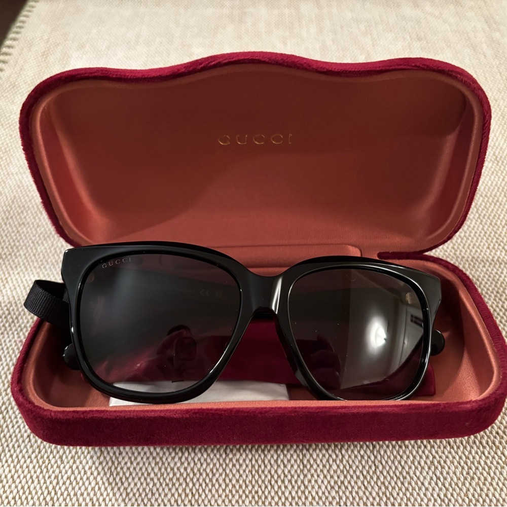 Gucci Black Sunglasses